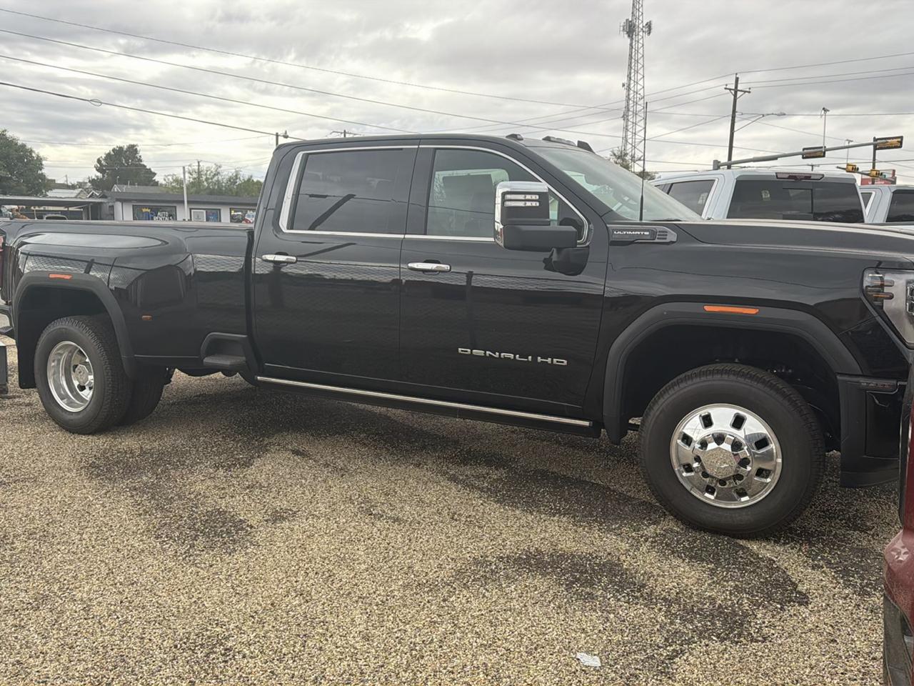 GMC Sierra 3500HD Denali Ultimate Crew Cab 4WD 2026