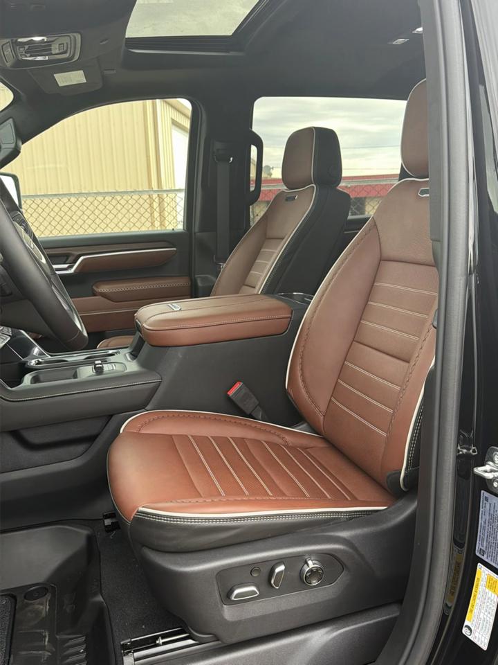 GMC Sierra 3500HD Denali Ultimate Crew Cab 4WD 2026