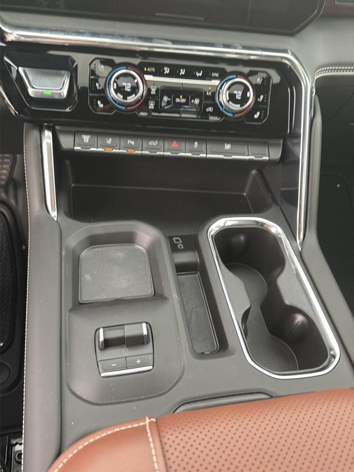 GMC Sierra 3500HD Denali Ultimate Crew Cab 4WD 2026