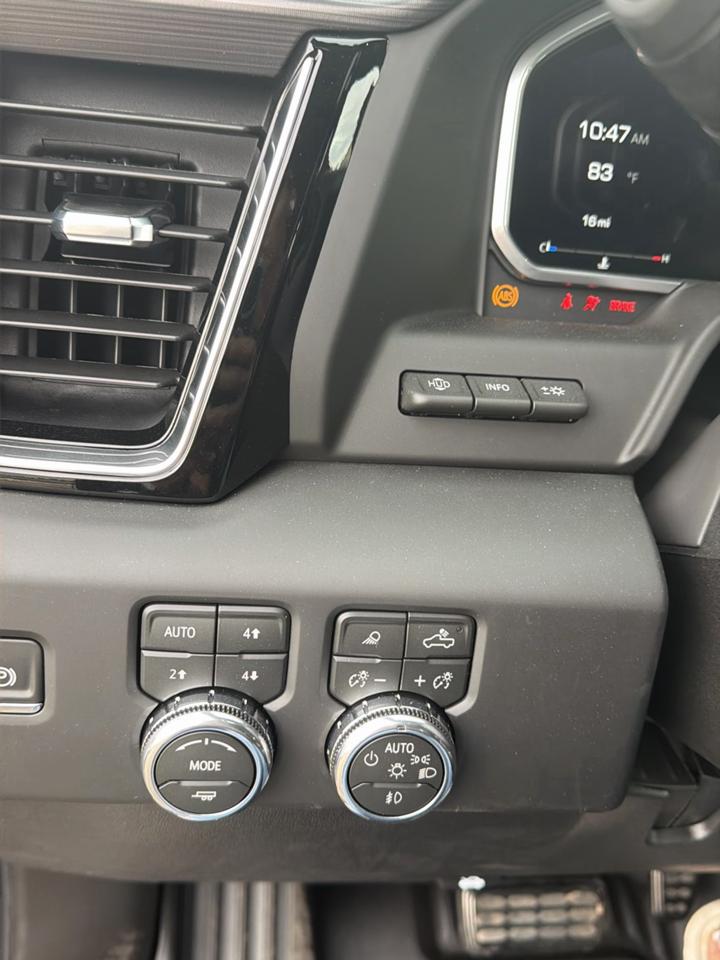 GMC Sierra 3500HD Denali Ultimate Crew Cab 4WD 2026