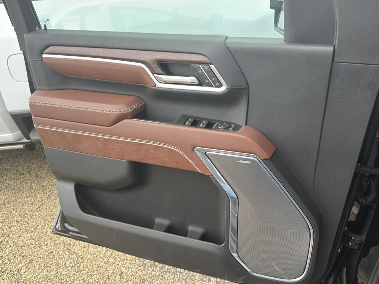GMC Sierra 3500HD Denali Ultimate Crew Cab 4WD 2026