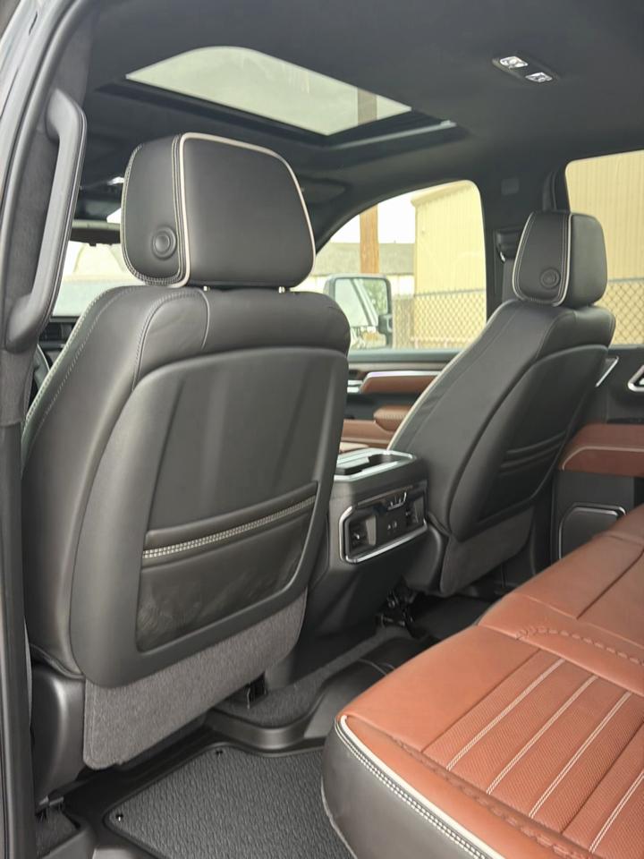 GMC Sierra 3500HD Denali Ultimate Crew Cab 4WD 2026