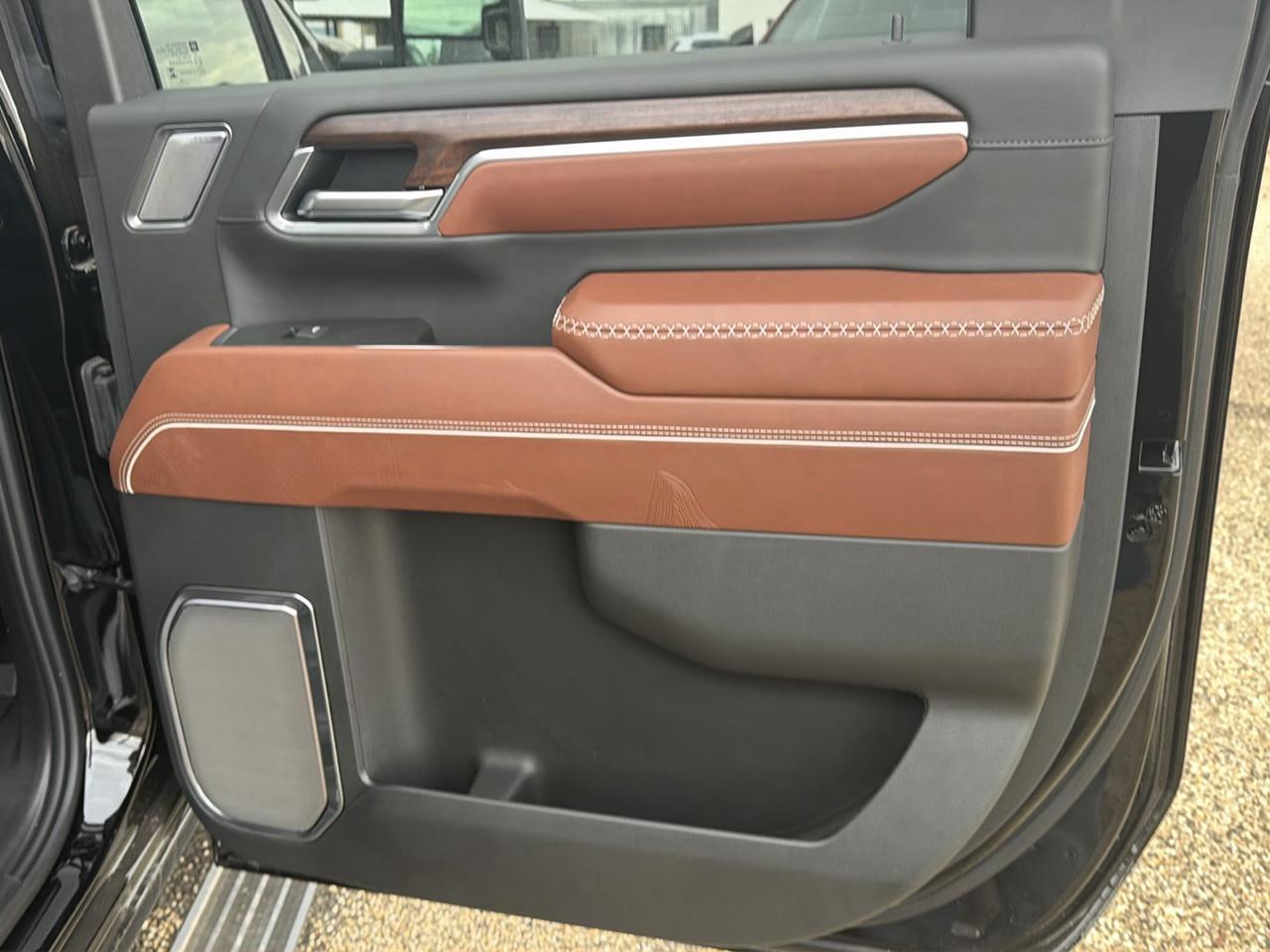 GMC Sierra 3500HD Denali Ultimate Crew Cab 4WD 2026