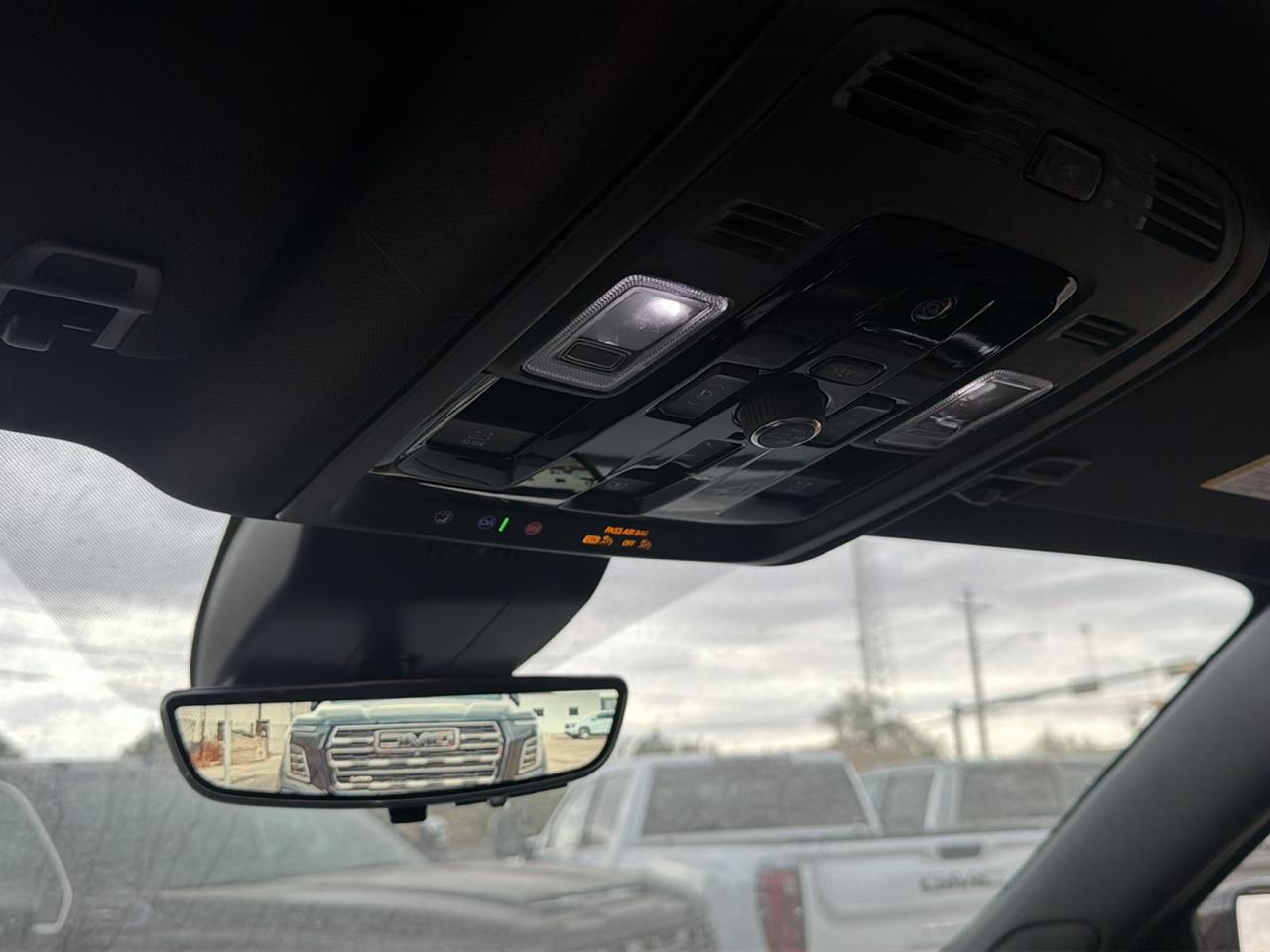GMC Yukon Denali Ultimate 4WD 2026