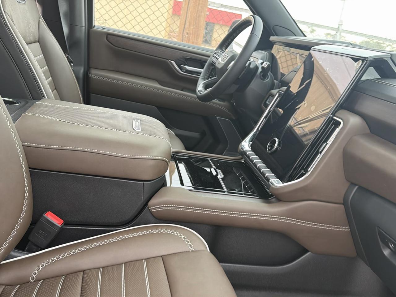 GMC Yukon Denali Ultimate 4WD 2026