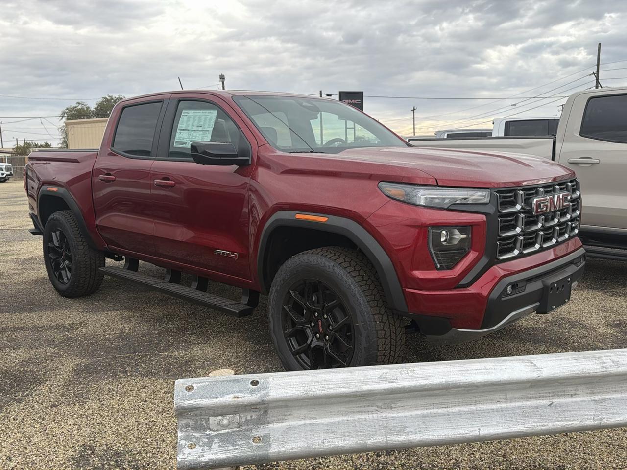 GMC Canyon AT4 Crew Cab 4WD 2026