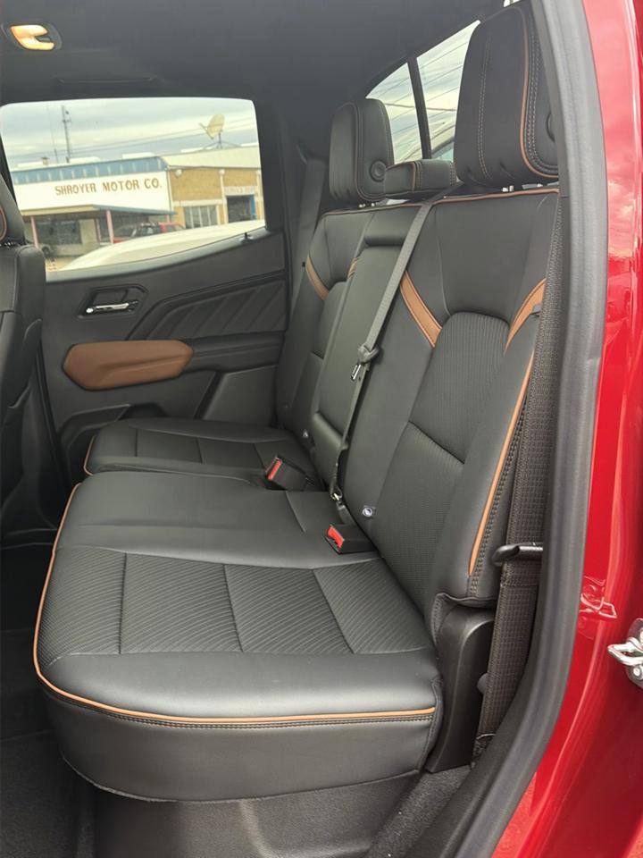 GMC Canyon AT4 Crew Cab 4WD 2026