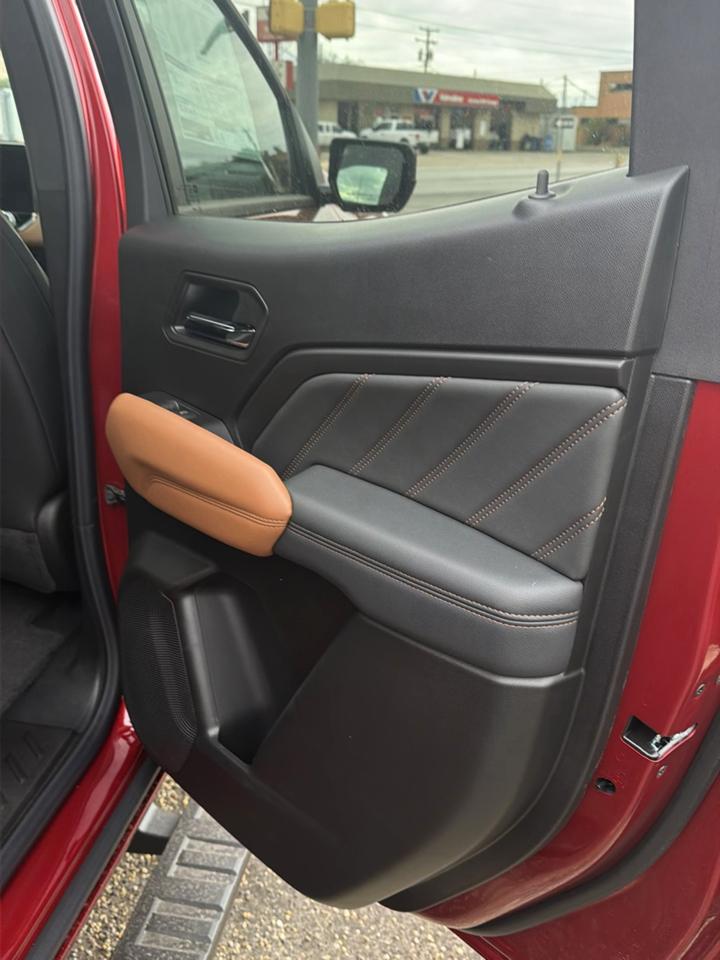 GMC Canyon AT4 Crew Cab 4WD 2026