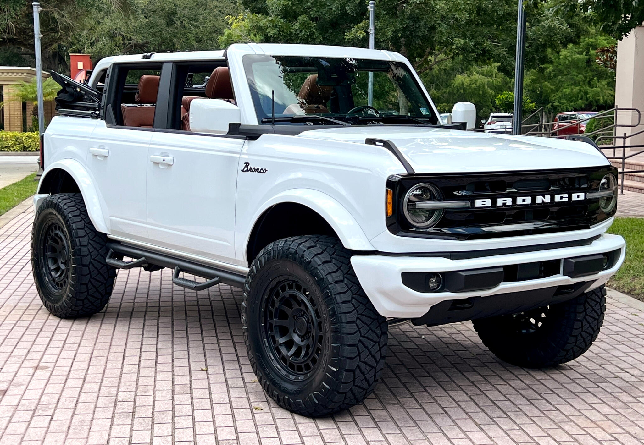Used White 2022 Ford Bronco Outer Banks 4 Door 4x4 for Sale in Tampa
