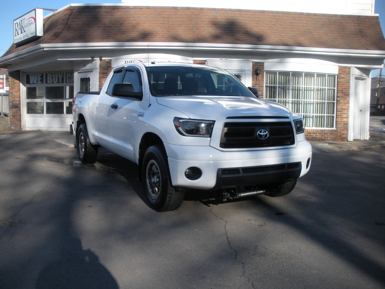 2011 Toyota Tundra Tundra-Grade 5.7L Double Cab 4WD