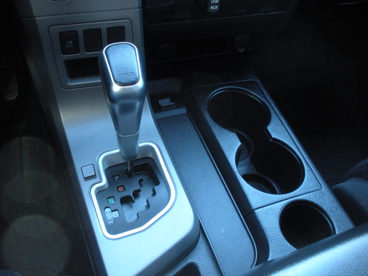 Toyota Tundra Tundra-Grade 5.7L Double Cab 4WD 2011