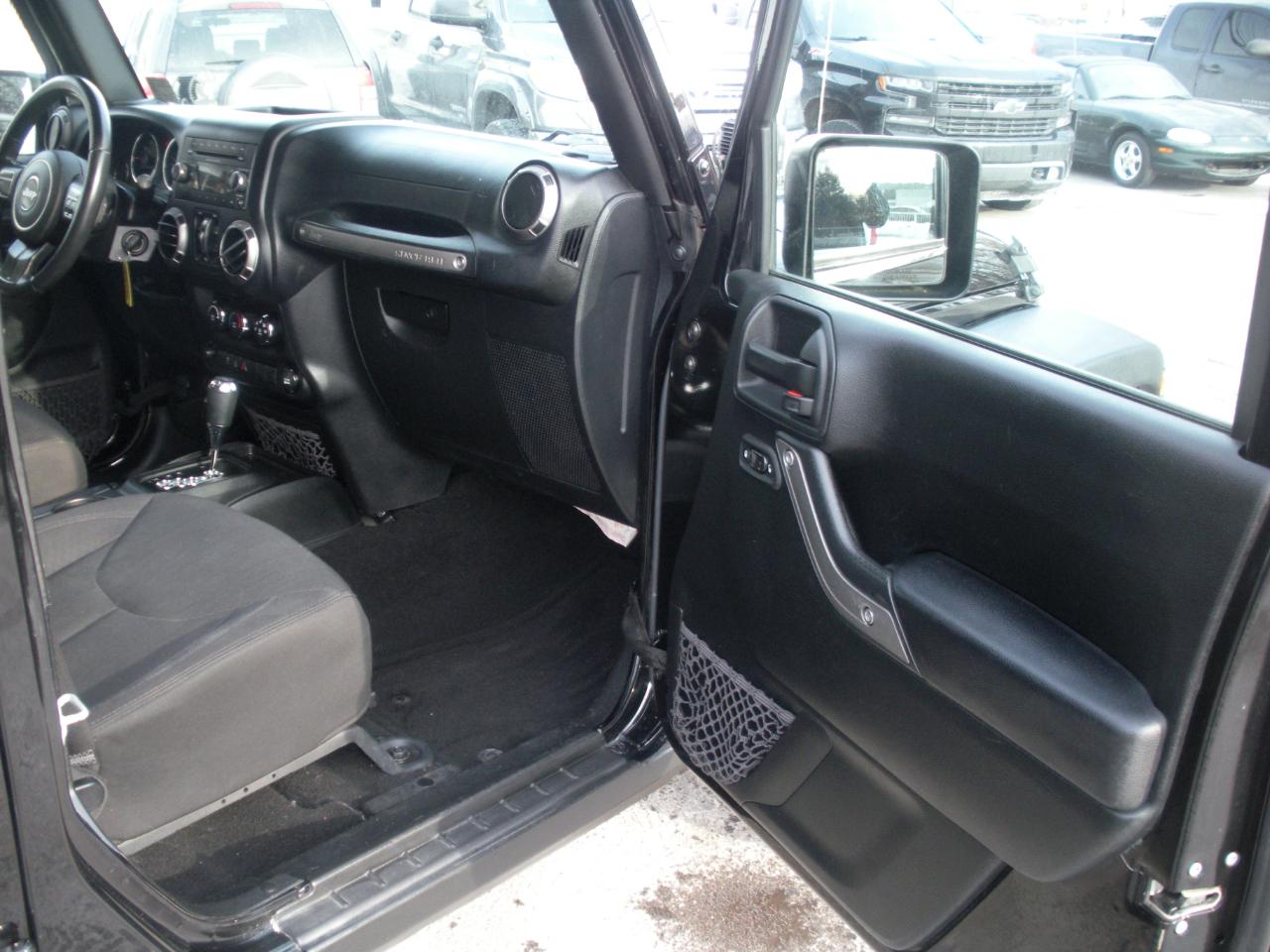 Jeep Wrangler Unlimited Sport 4WD 2017