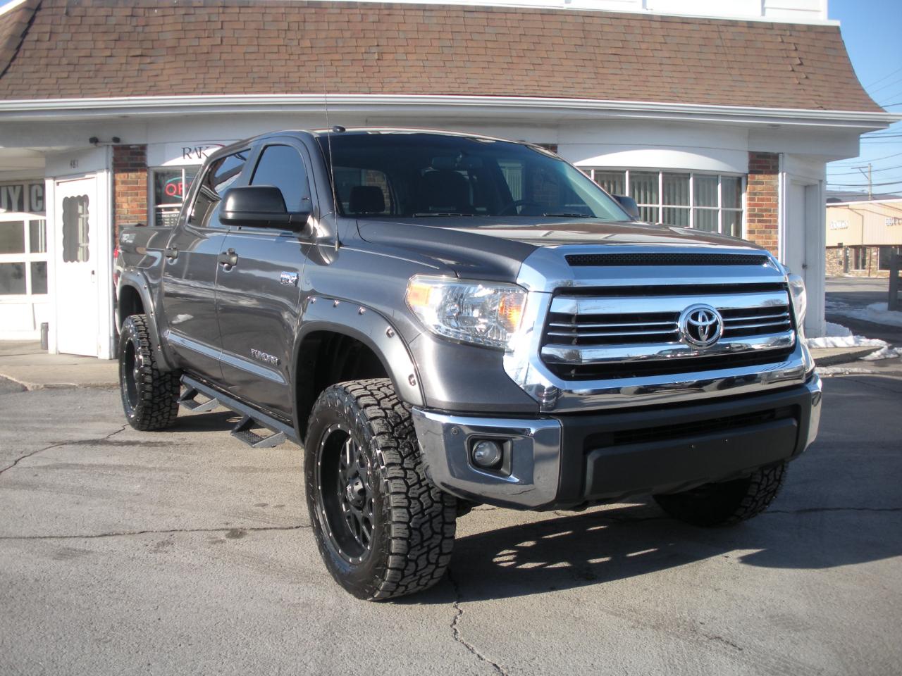2017 Toyota Tundra SR5 5.7L V8 CrewMax 4WD
