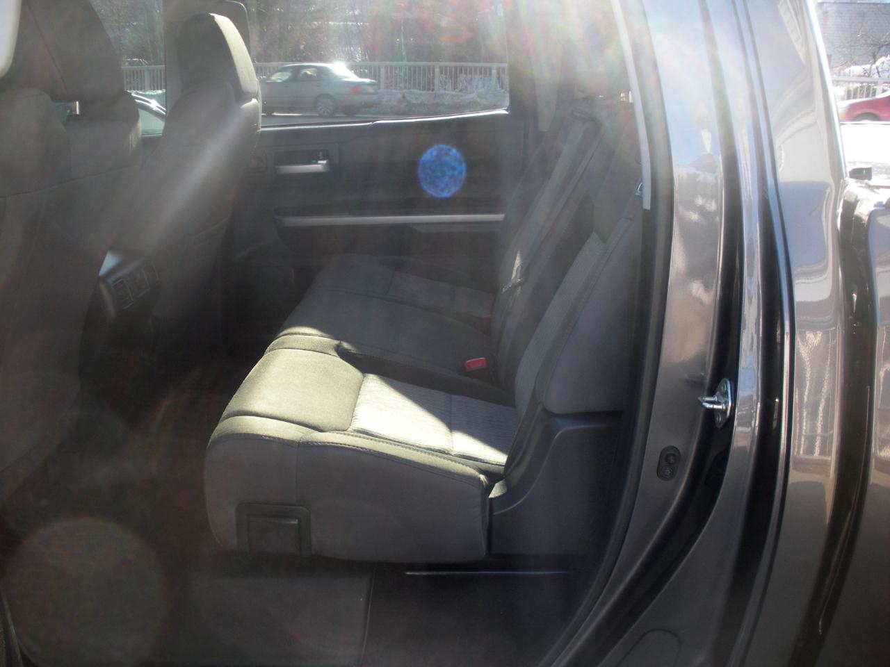 Toyota Tundra SR5 5.7L V8 CrewMax 4WD 2017