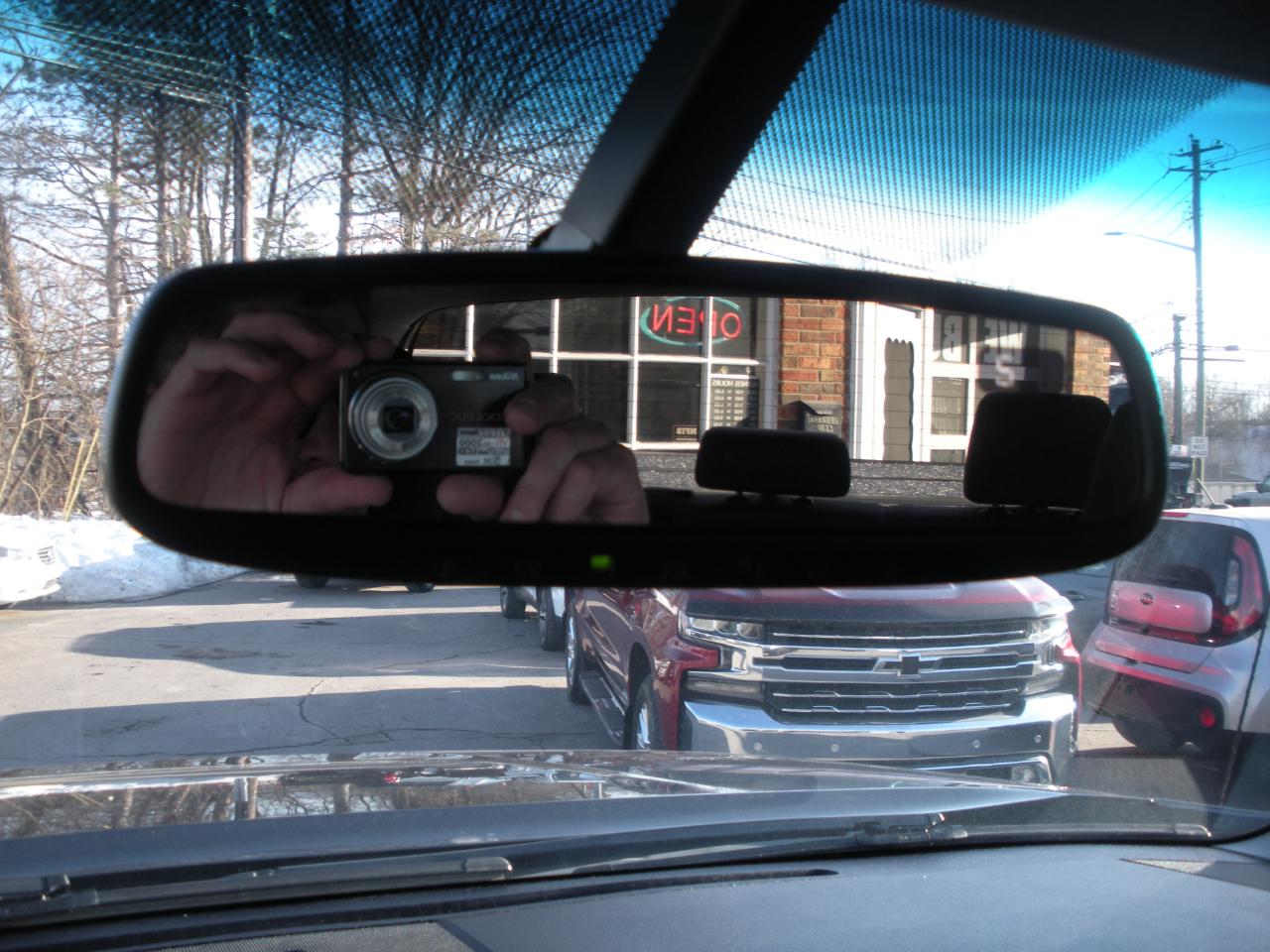 Toyota Tundra SR5 5.7L V8 CrewMax 4WD 2017