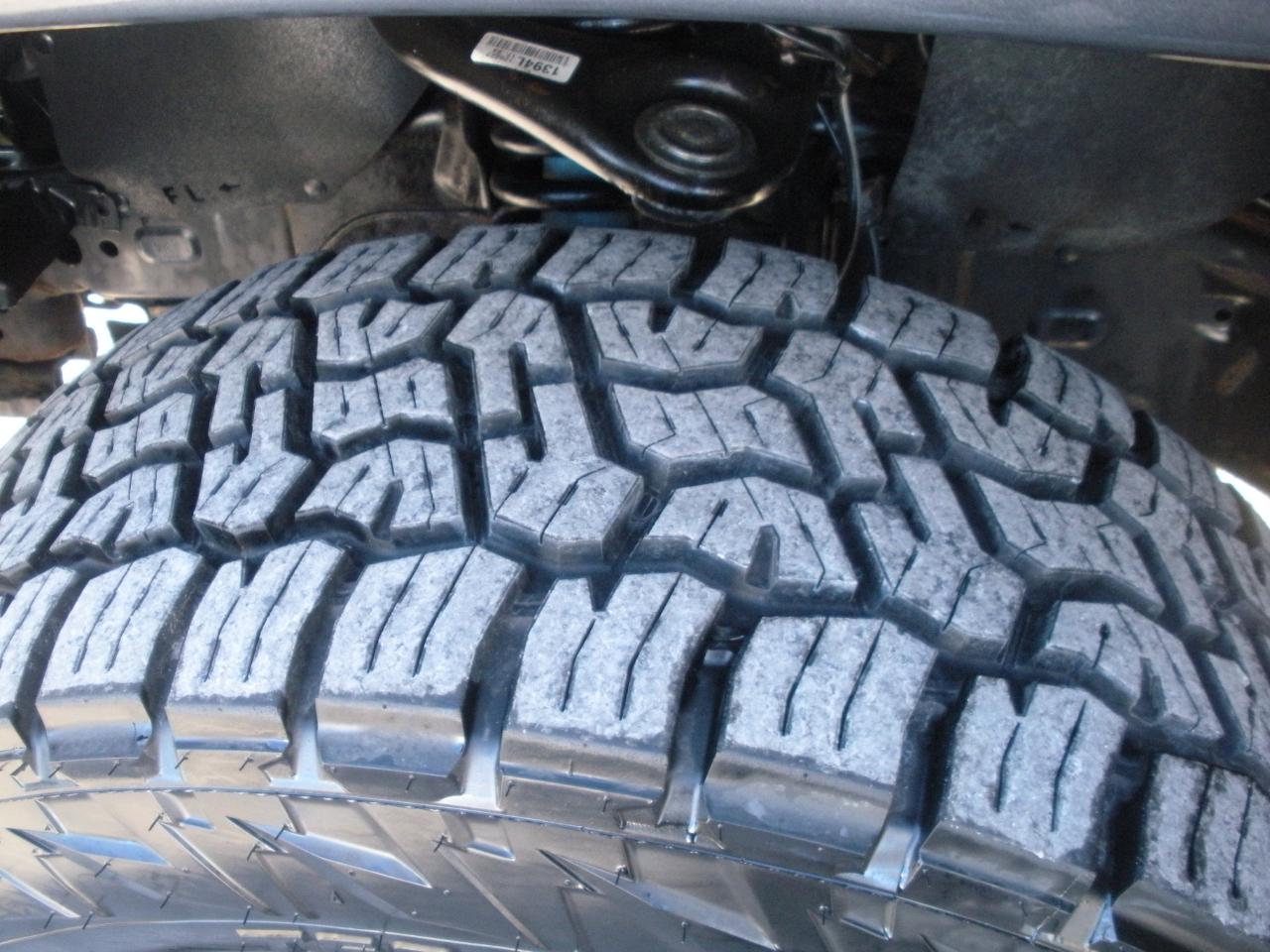 Toyota Tundra SR5 5.7L V8 CrewMax 4WD 2017