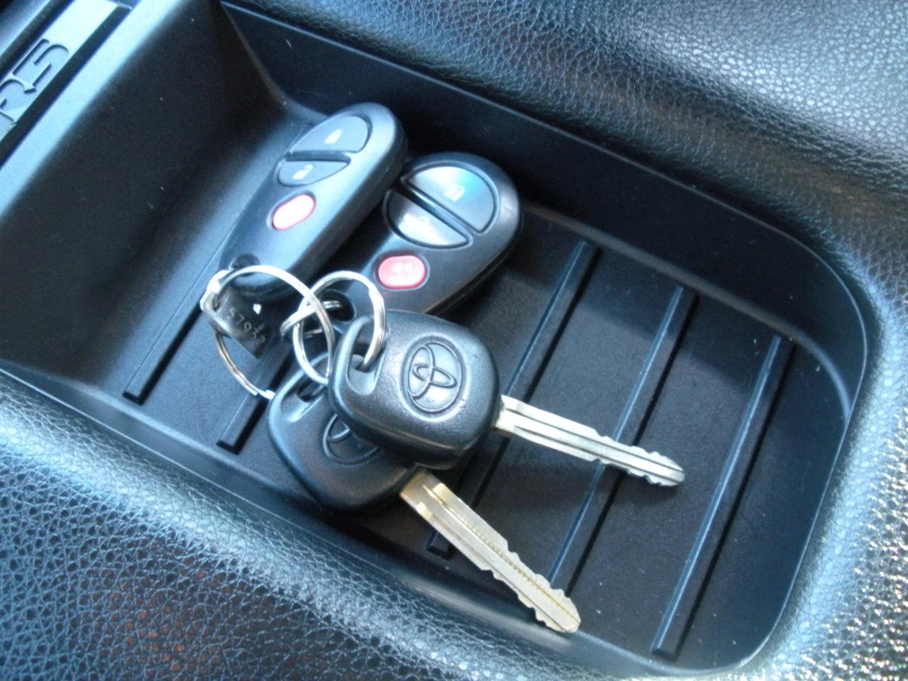 Toyota Tundra SR5 5.7L V8 CrewMax 4WD 2017