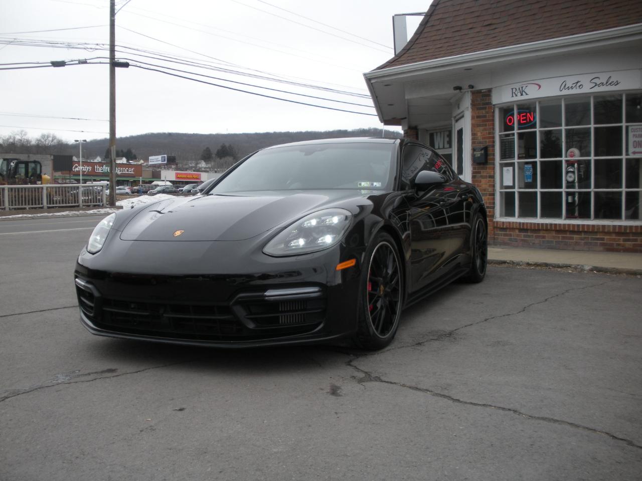 Porsche Panamera GTS 2019