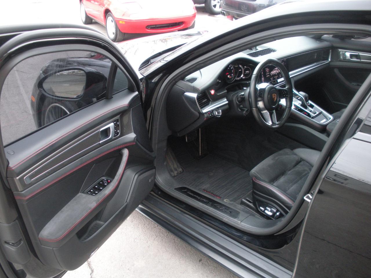 Porsche Panamera GTS 2019