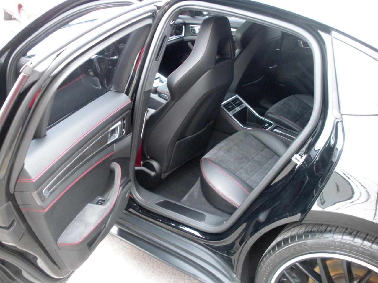 Porsche Panamera GTS 2019