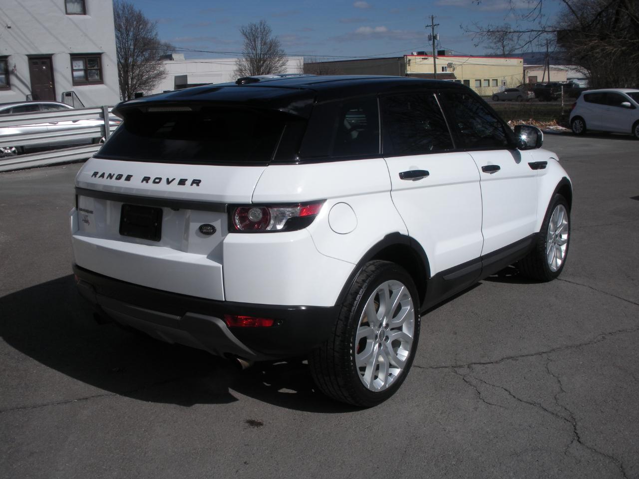 Land Rover Range Rover Evoque Pure Plus 5-Door 2013
