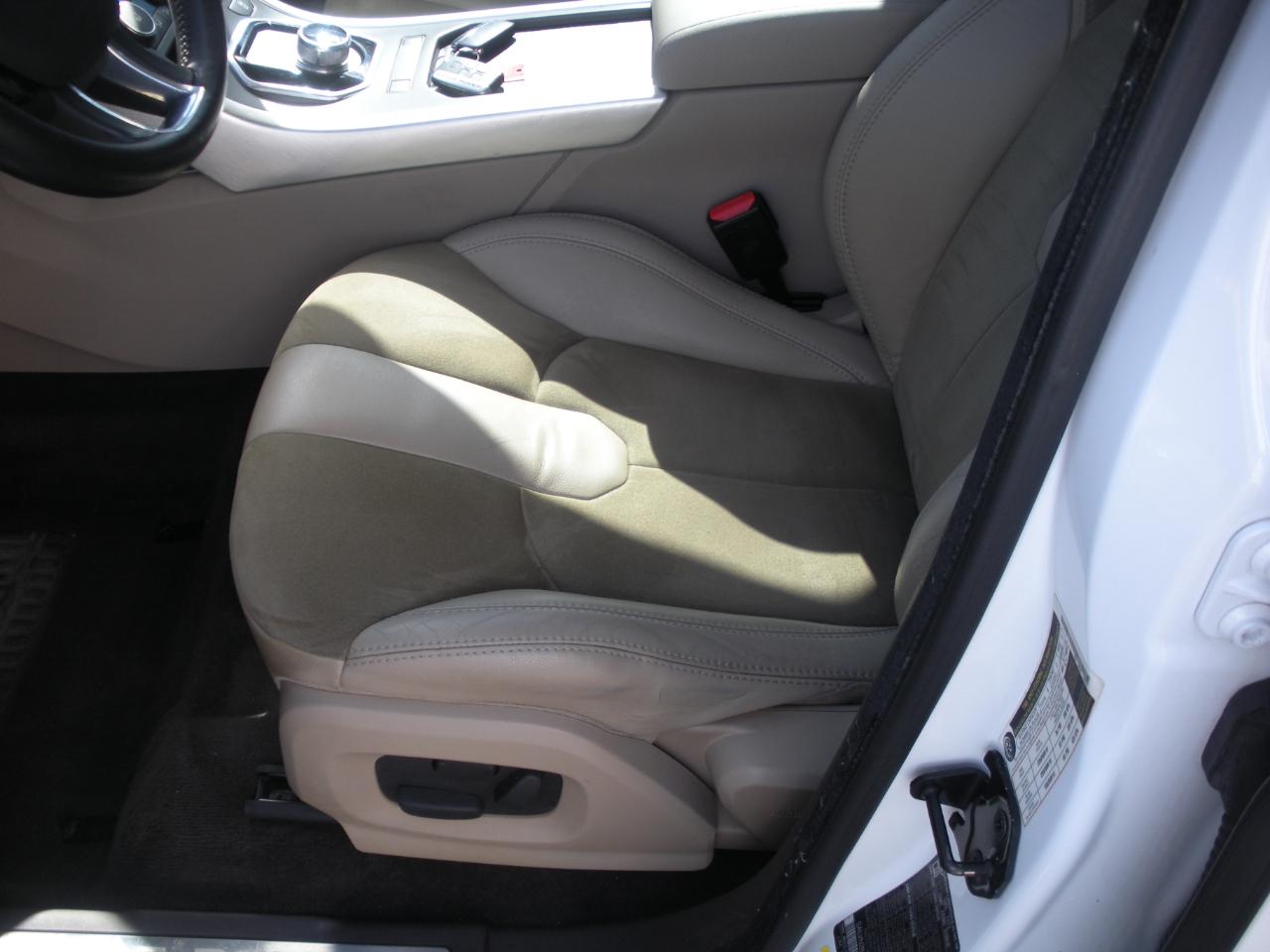 Land Rover Range Rover Evoque Pure Plus 5-Door 2013