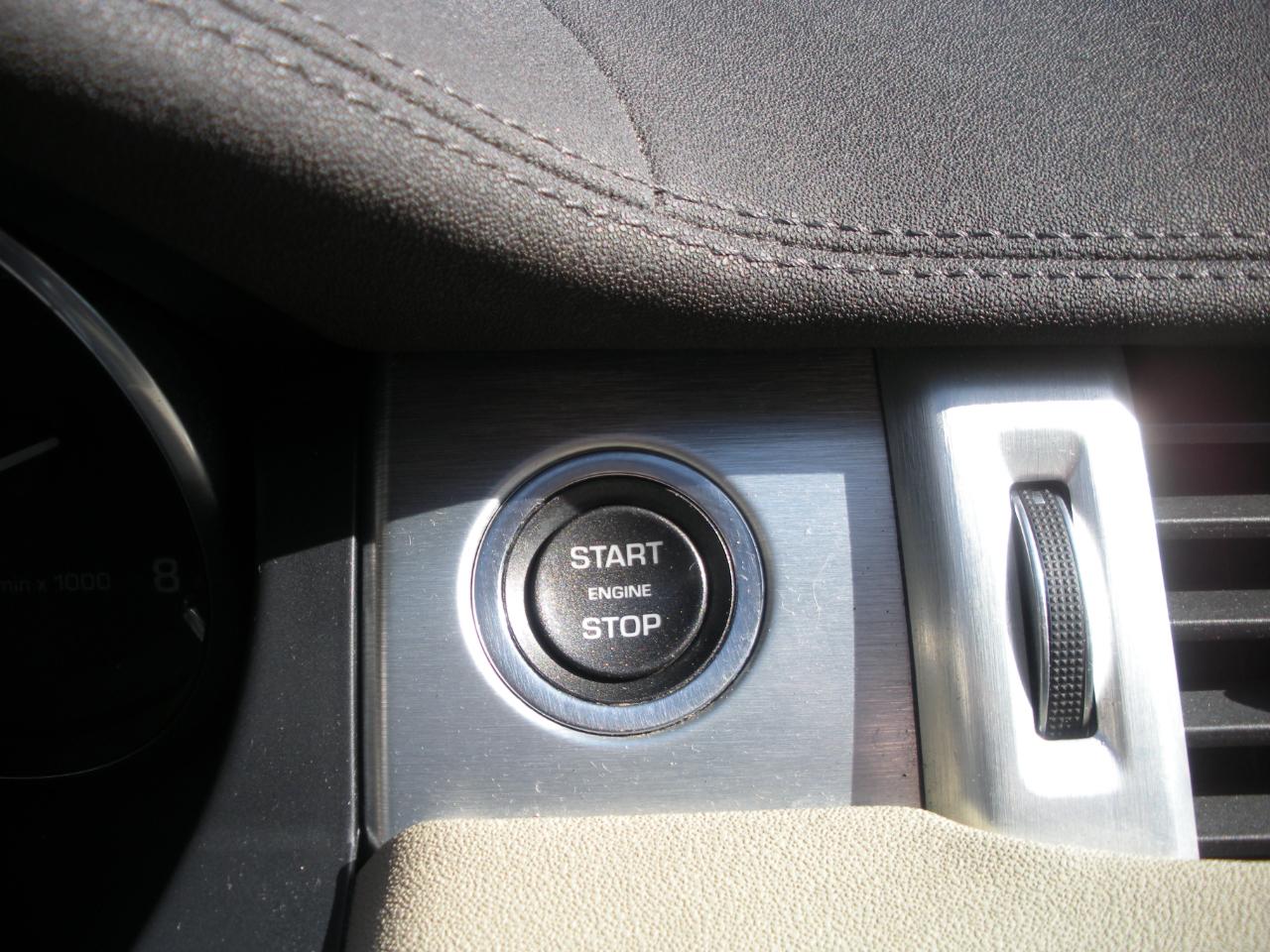 Land Rover Range Rover Evoque Pure Plus 5-Door 2013