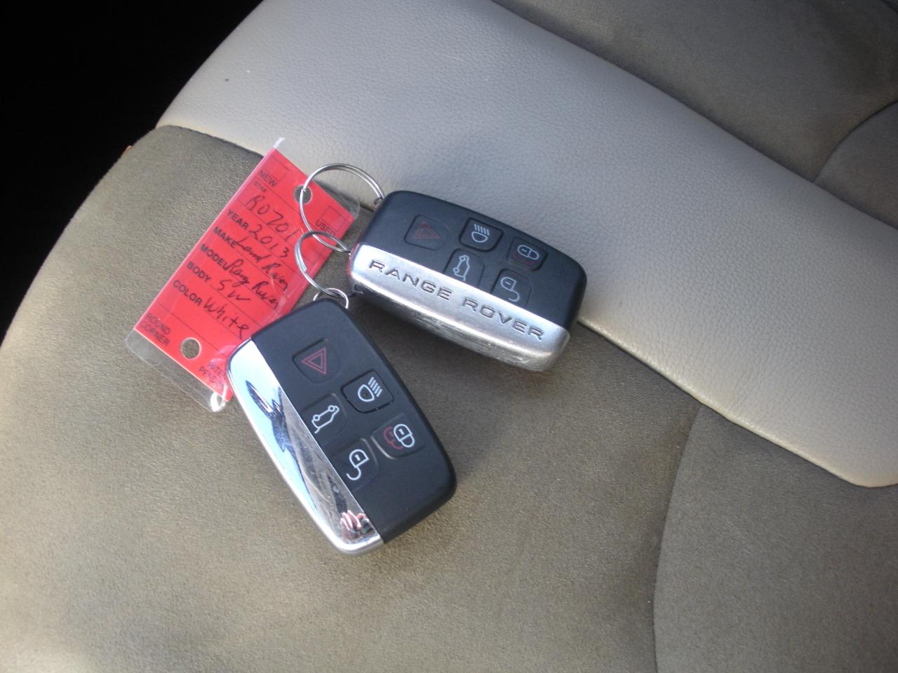 Land Rover Range Rover Evoque Pure Plus 5-Door 2013