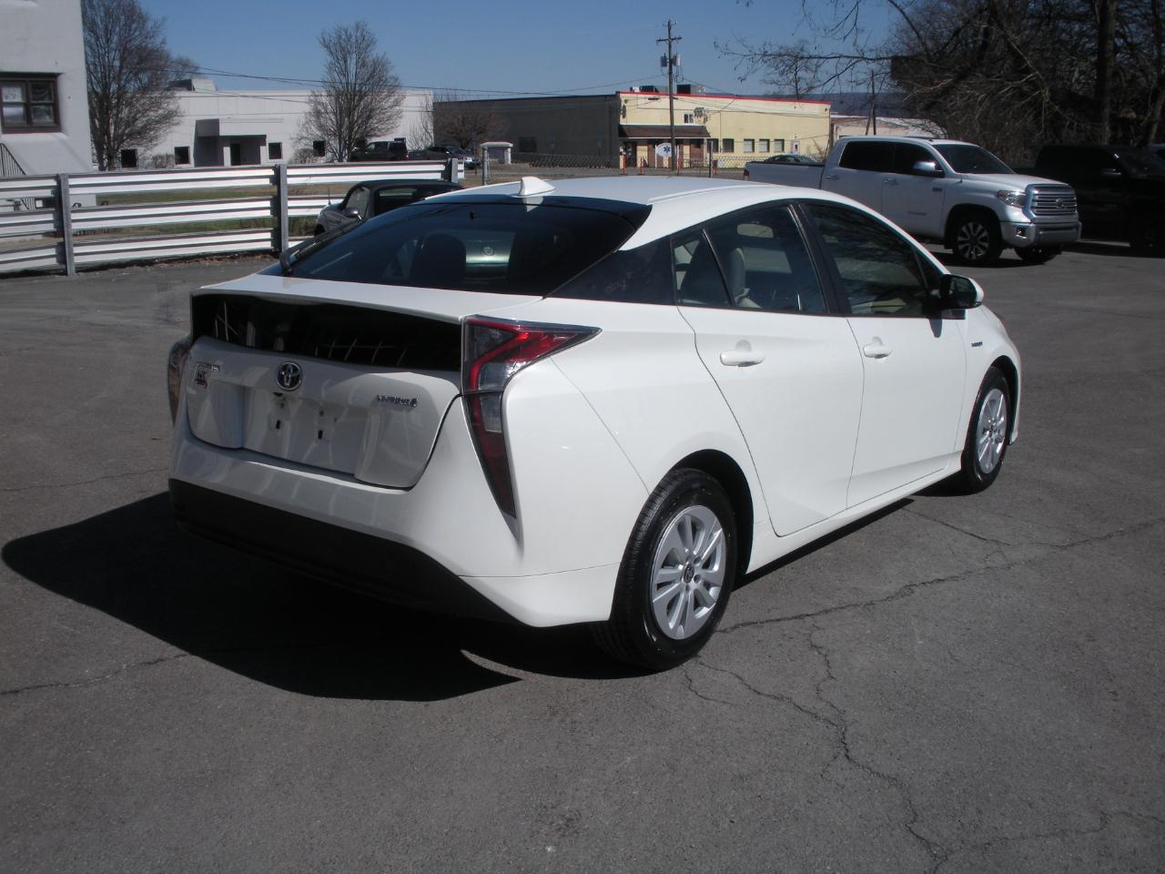 Toyota Prius Two 2017