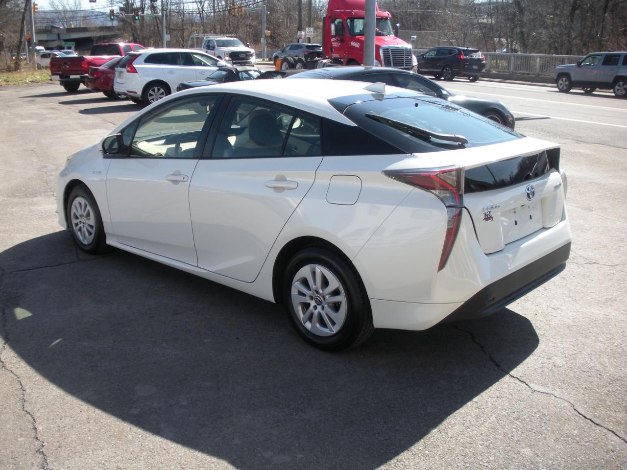 Toyota Prius Two 2017