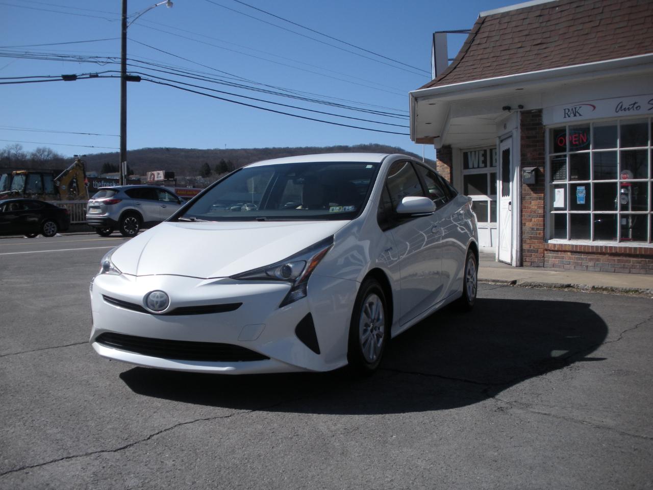 Toyota Prius Two 2017