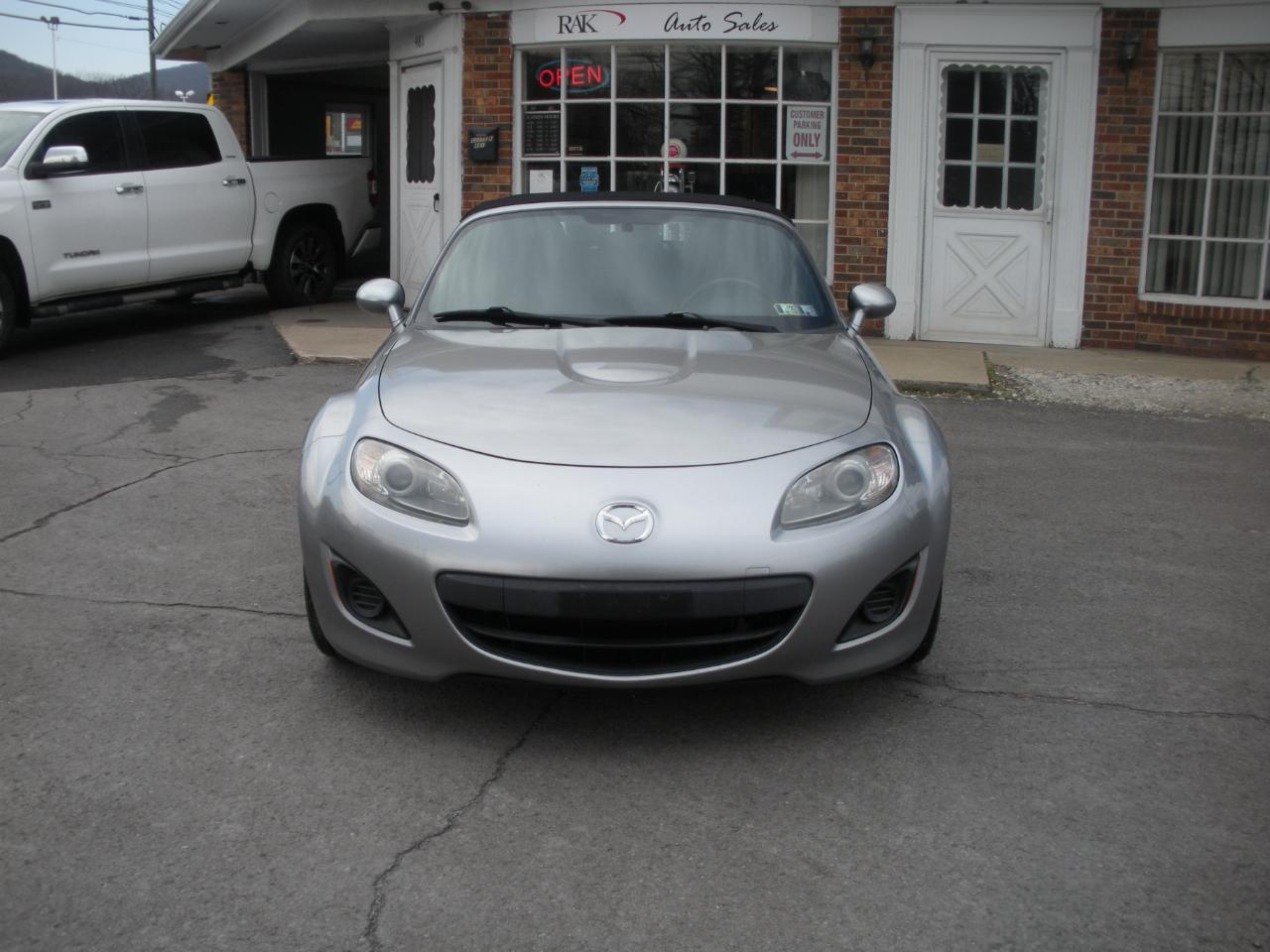 Mazda MX-5 Miata Grand Touring 2010