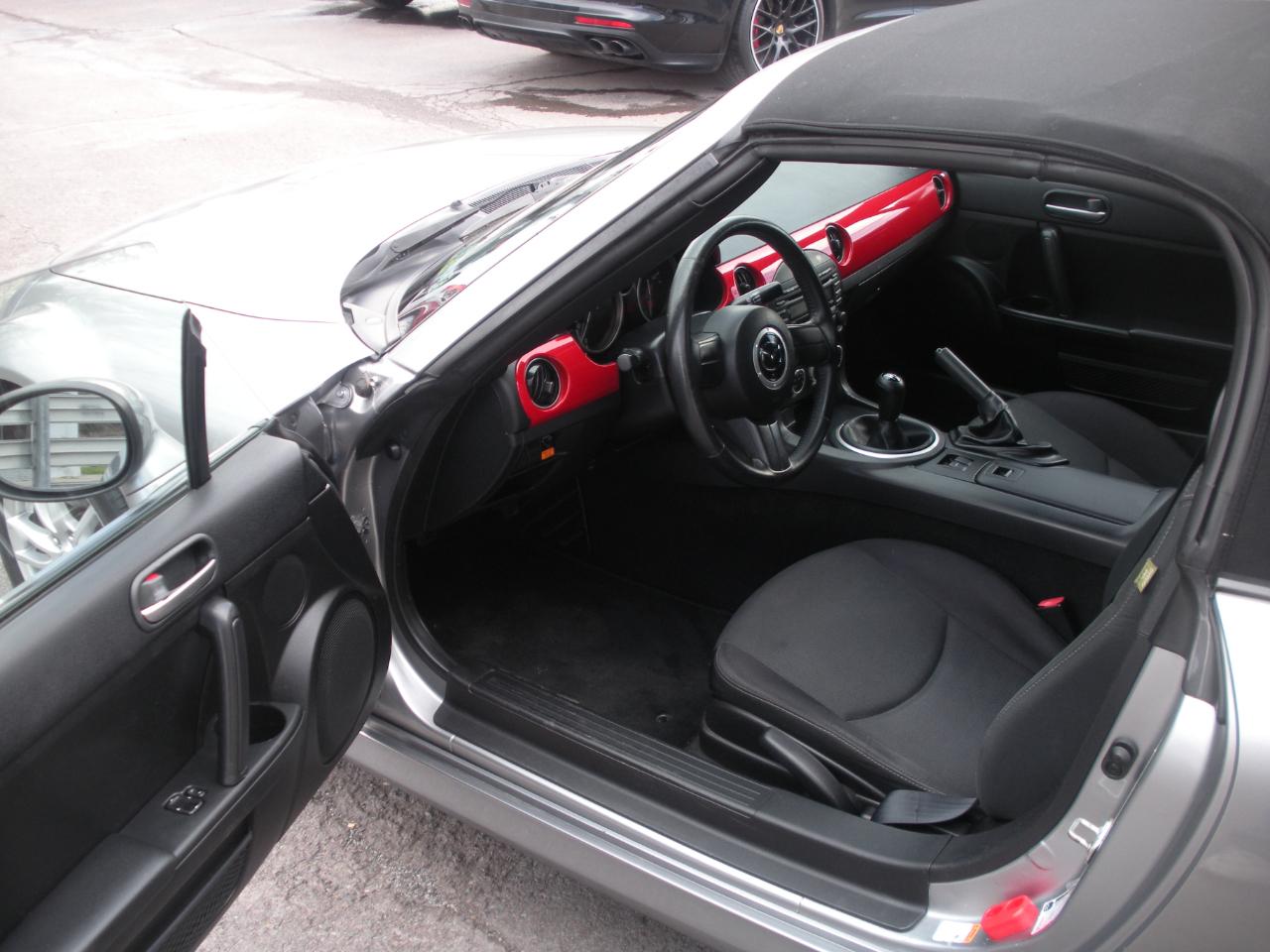 Mazda MX-5 Miata Grand Touring 2010