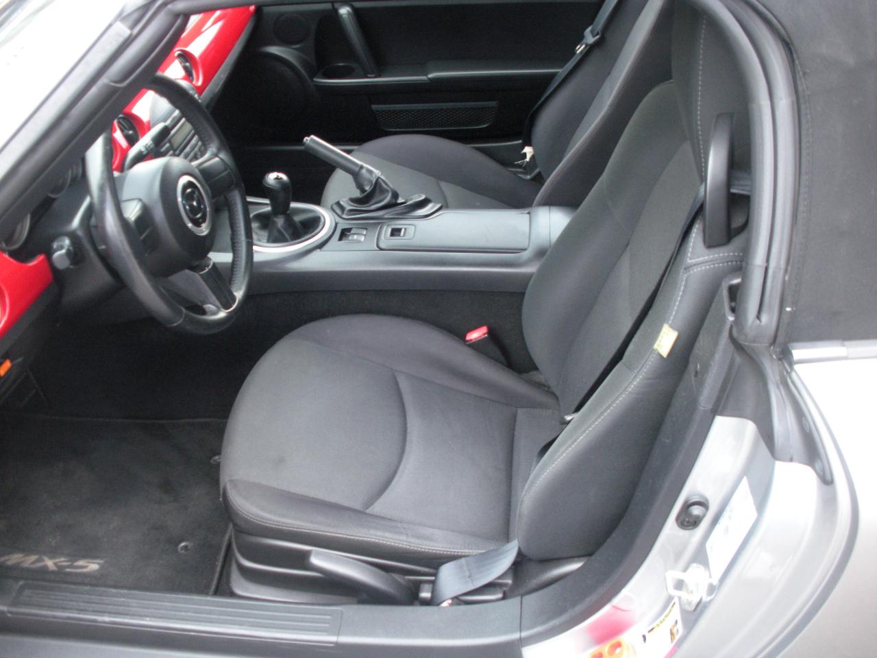 Mazda MX-5 Miata Grand Touring 2010