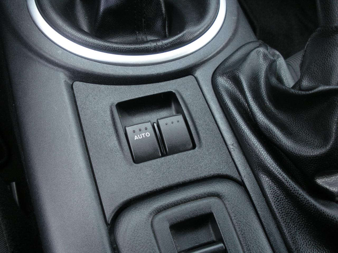 Mazda MX-5 Miata Grand Touring 2010