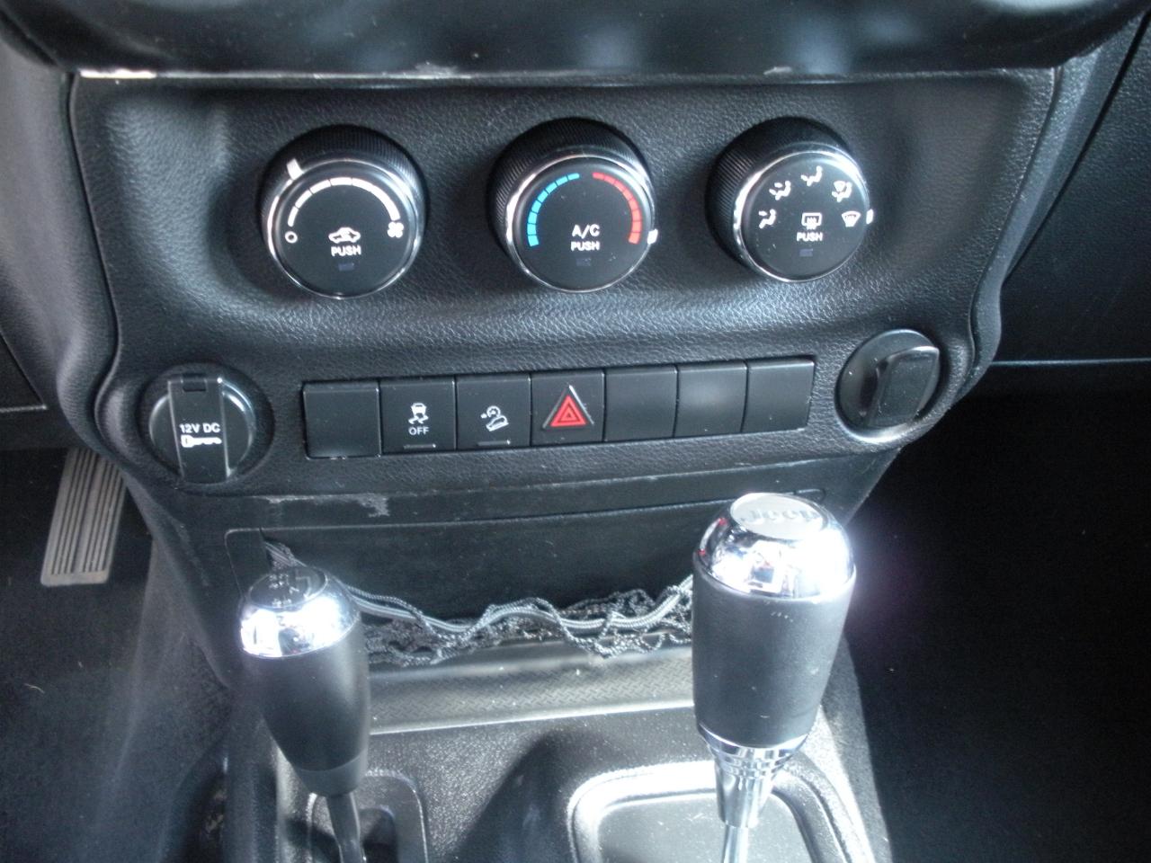 Jeep Wrangler Sport 4WD 2012