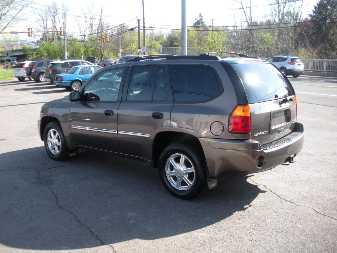 GMC Envoy SLE-1 4WD 2008