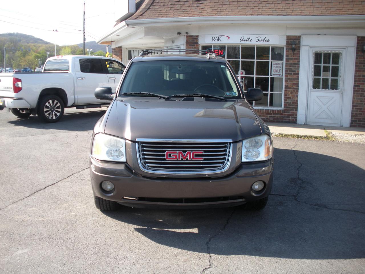 GMC Envoy SLE-1 4WD 2008