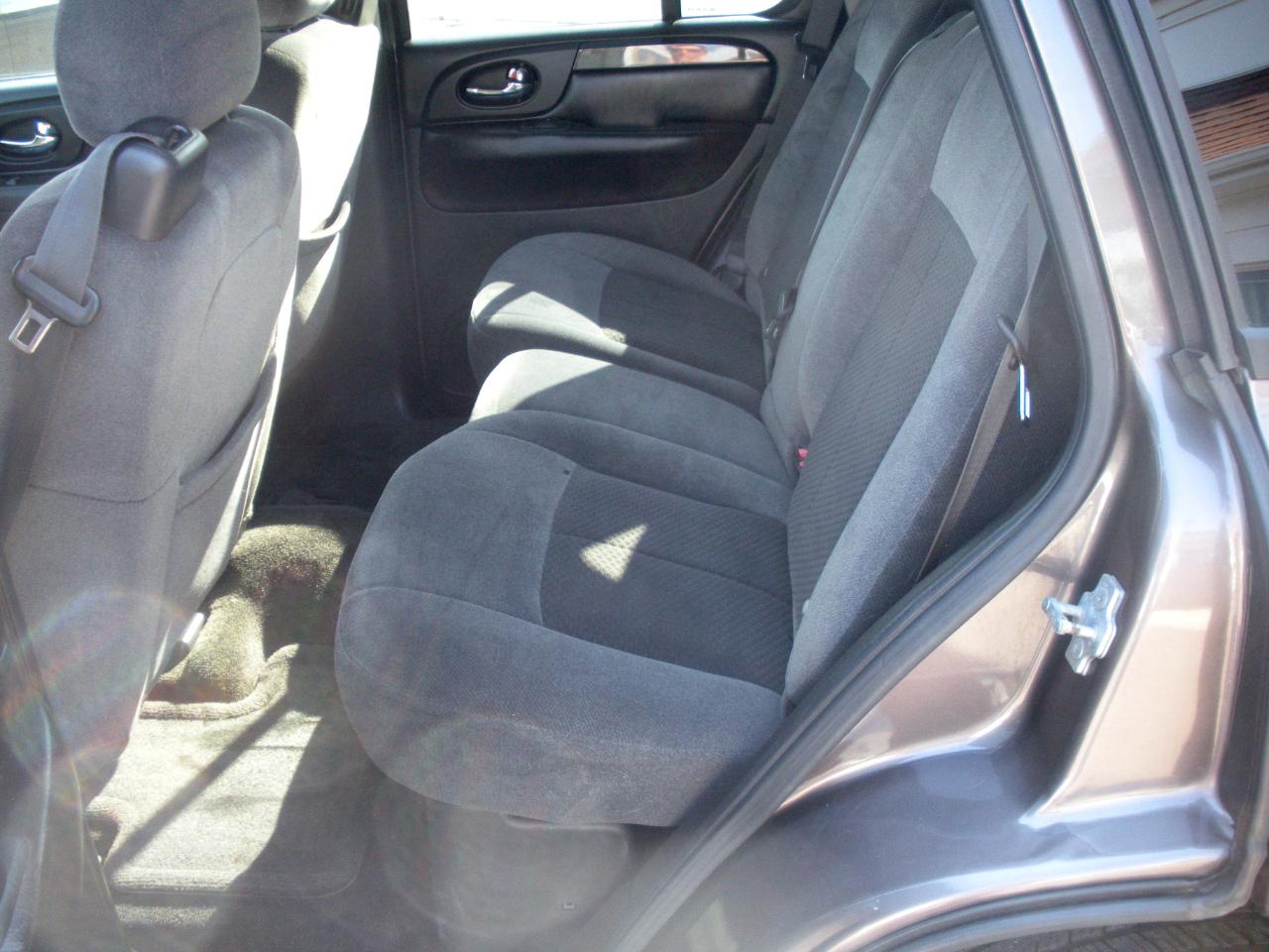 GMC Envoy SLE-1 4WD 2008