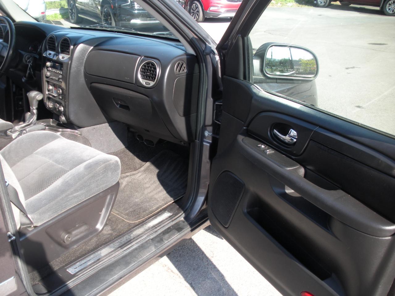 GMC Envoy SLE-1 4WD 2008