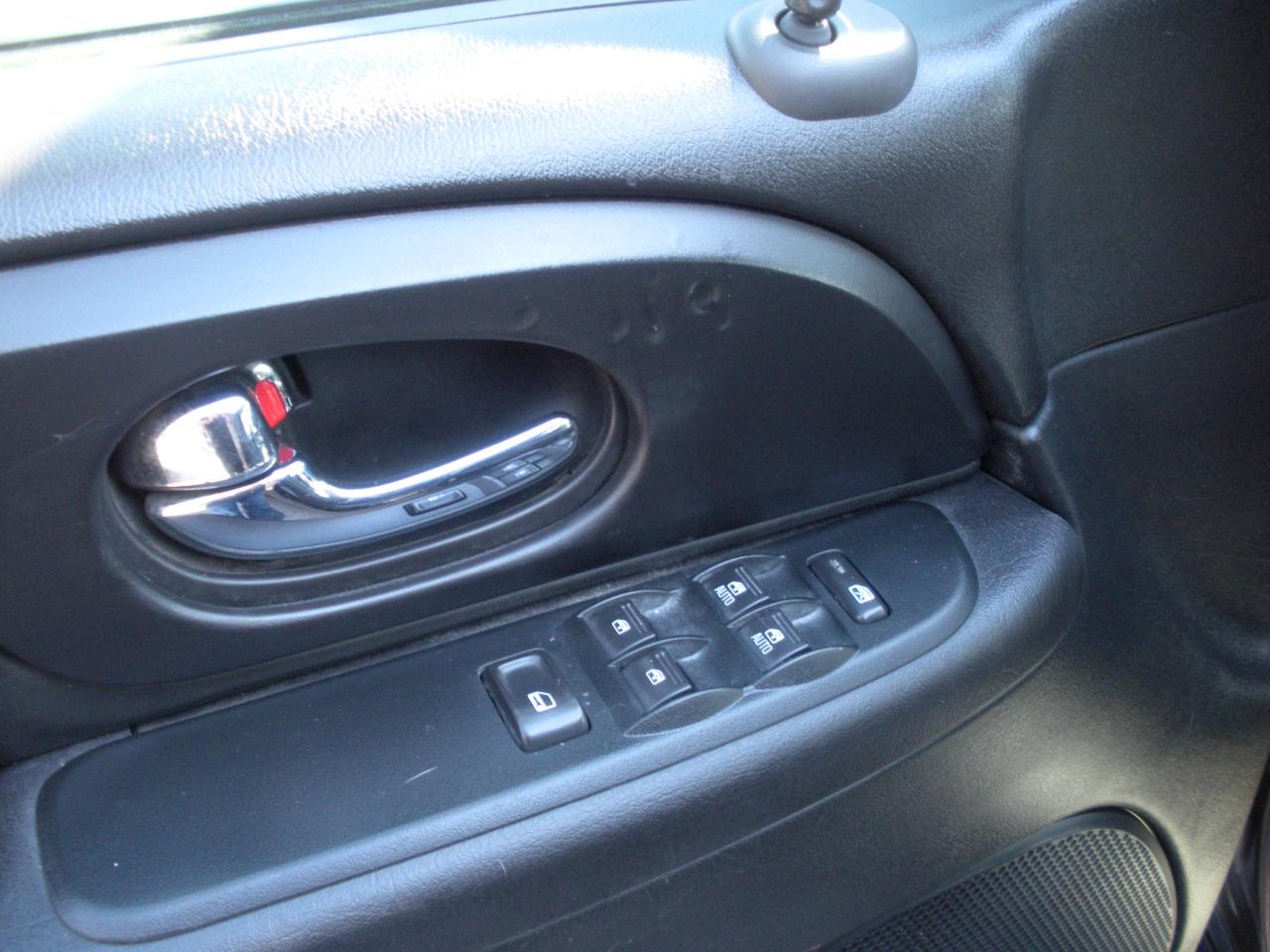 GMC Envoy SLE-1 4WD 2008