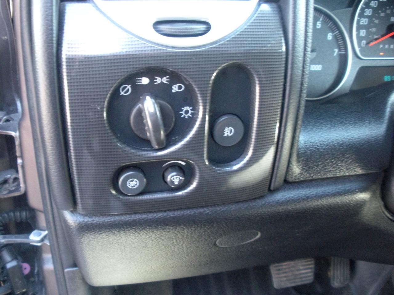 GMC Envoy SLE-1 4WD 2008