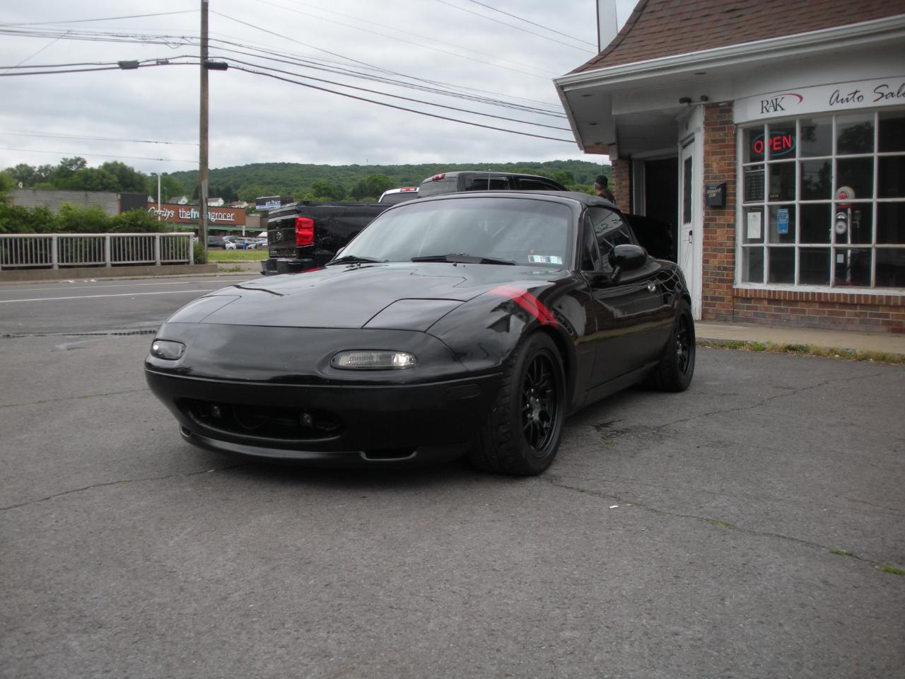 Mazda MX-5 Miata 2D Convertible 1995