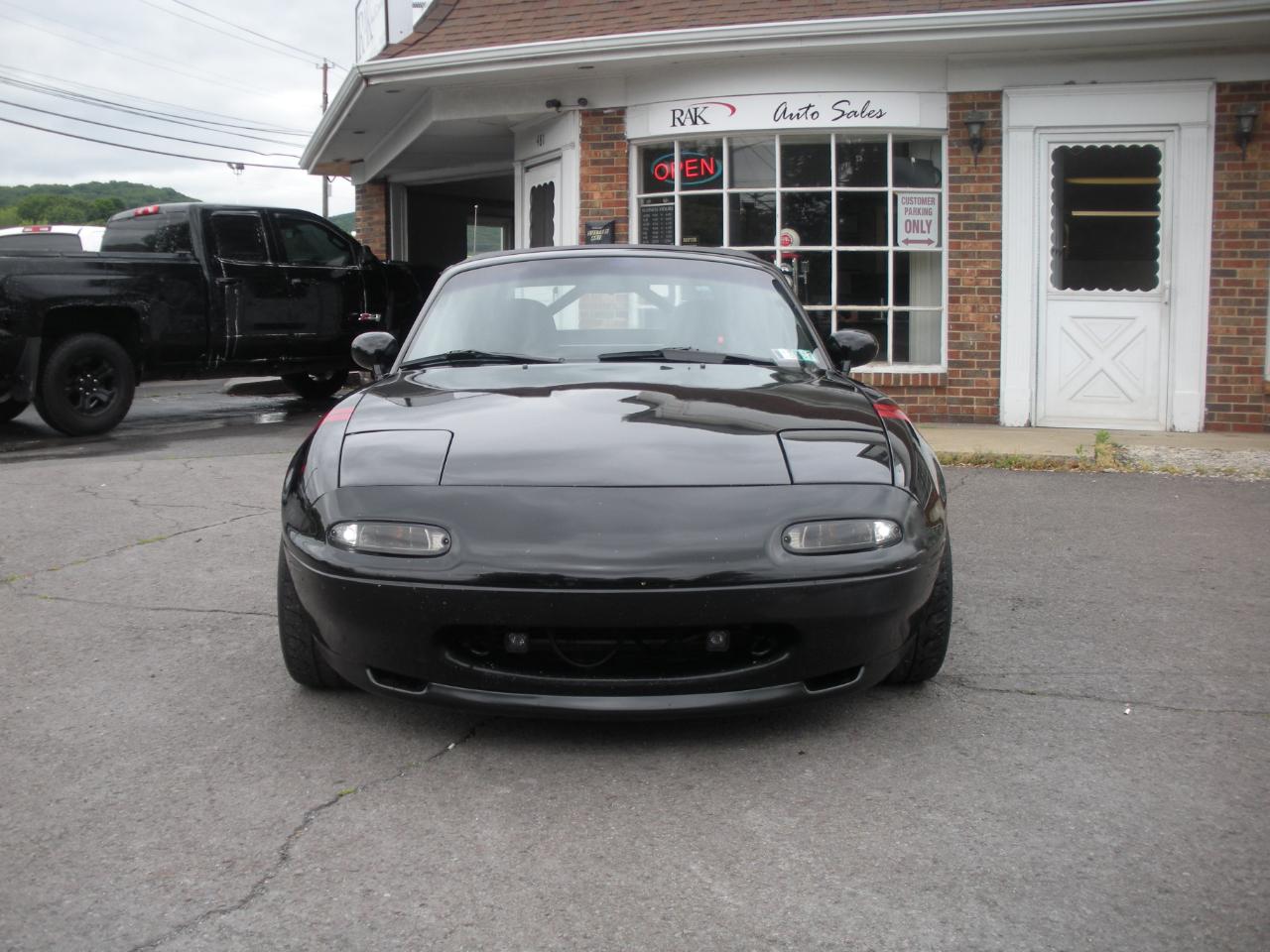 Mazda MX-5 Miata 2D Convertible 1995