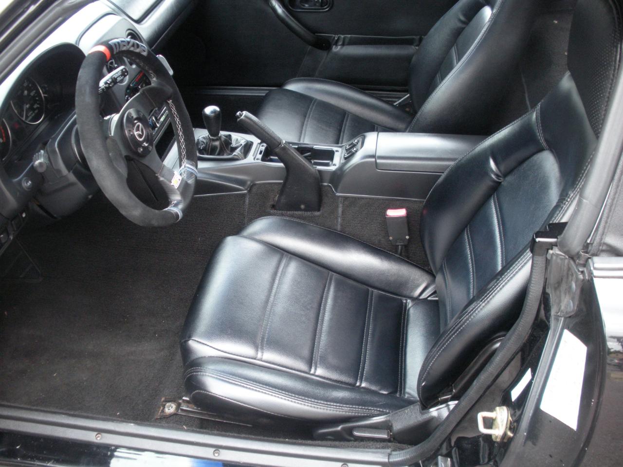Mazda MX-5 Miata 2D Convertible 1995