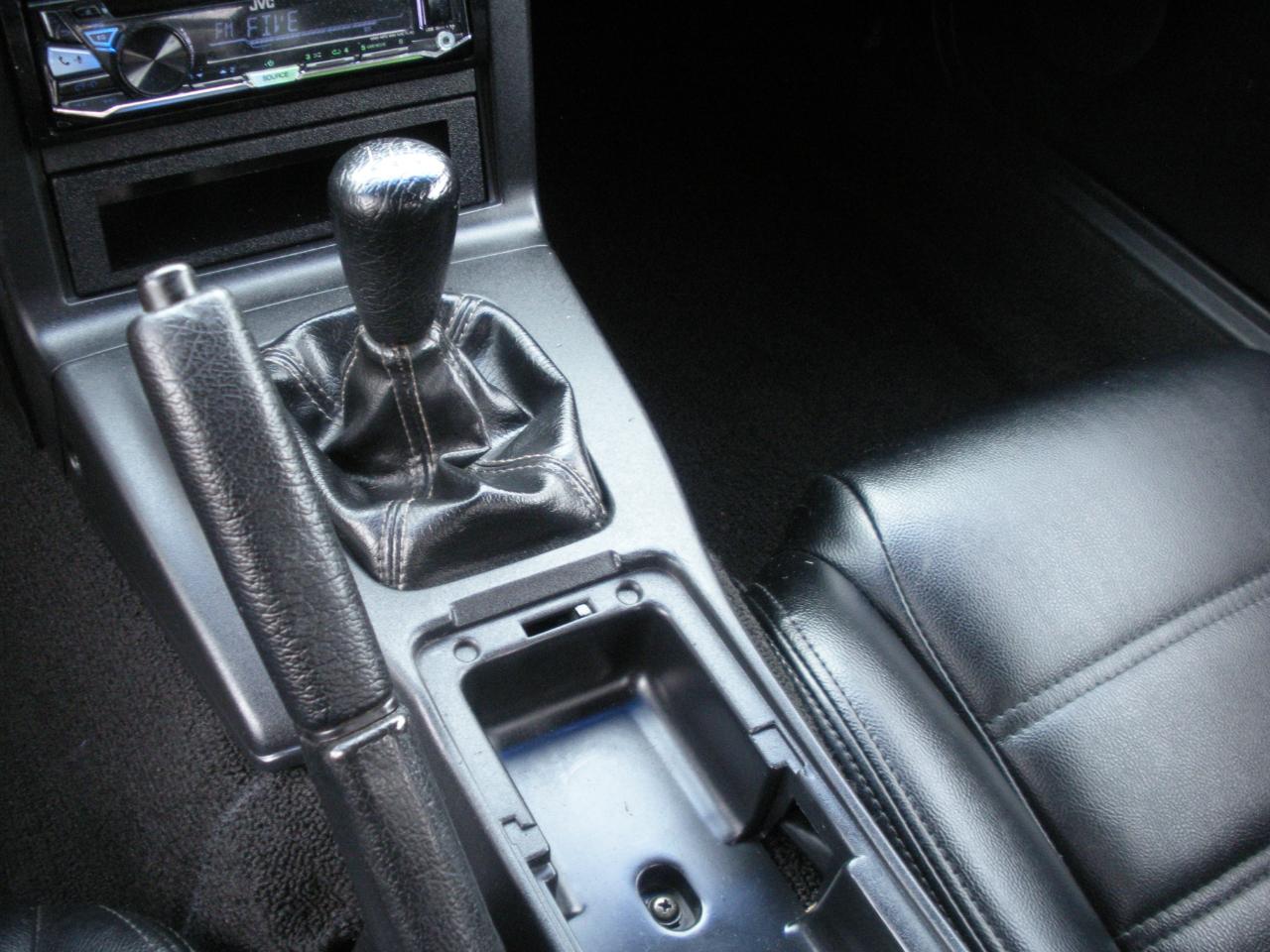 Mazda MX-5 Miata 2D Convertible 1995