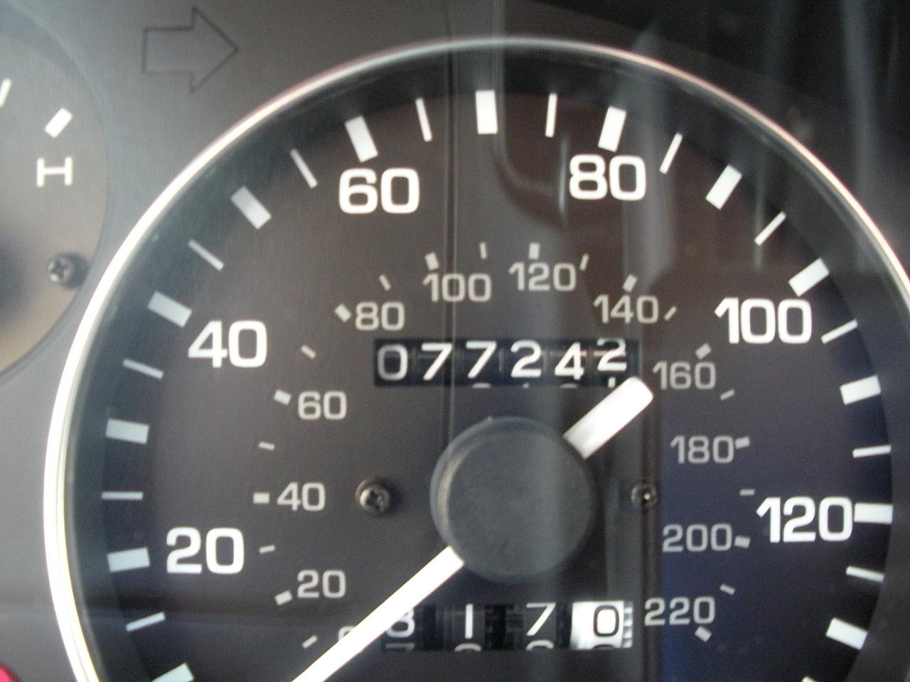 Mazda MX-5 Miata 2D Convertible 1995