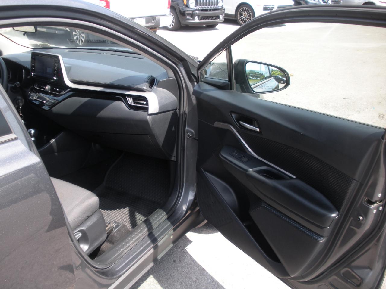 Toyota C-HR XLE 2020