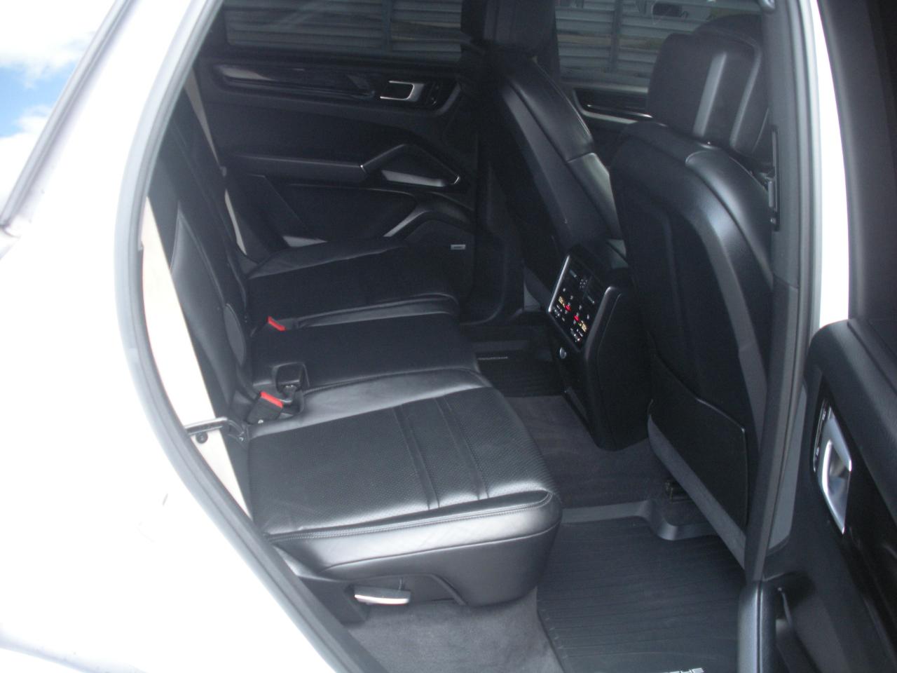 Porsche Cayenne Base 2019