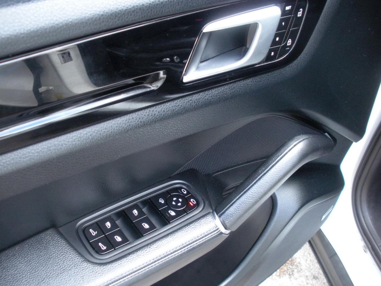 Porsche Cayenne Base 2019